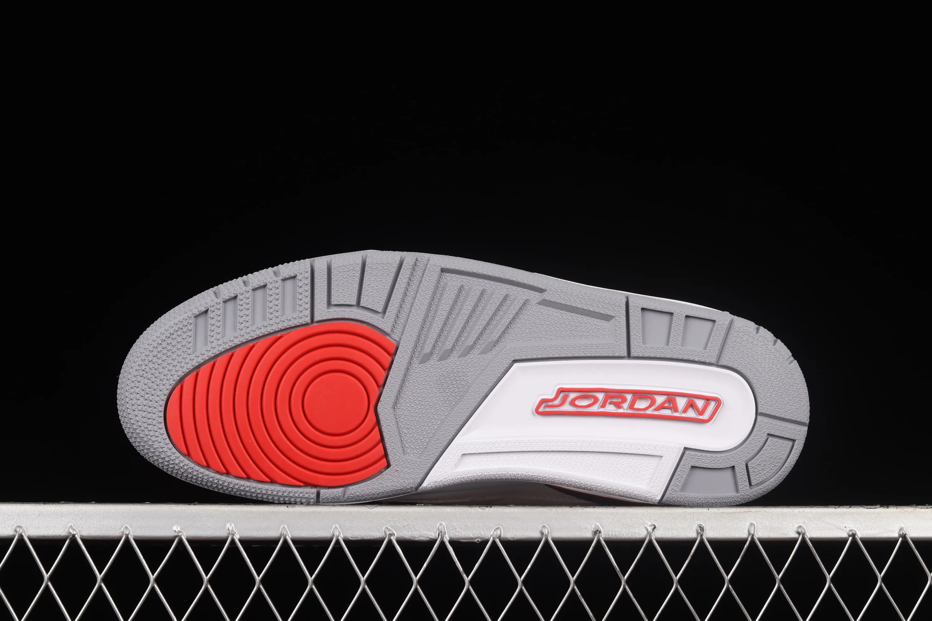 All categories Air Jordan Jordan series basketball shoes Air Jordan 3 Air Jordan Retro AJ3 Joe 3 white and red manuscript burst pattern sports basketball shoes 136064-120
